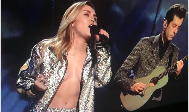 SNL Christmas Special With Matt Damon